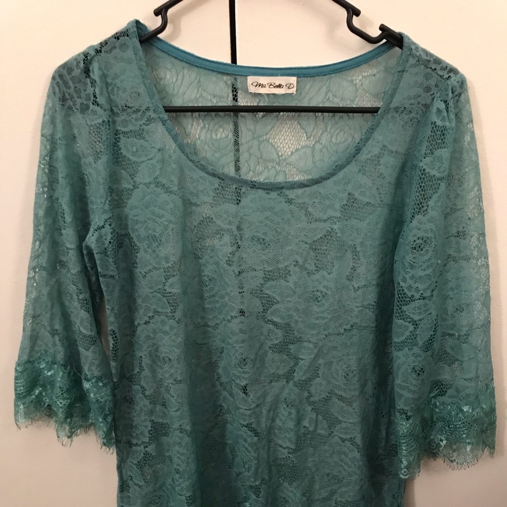 Beautiful ~Lacey~ 3/4 quarter length top